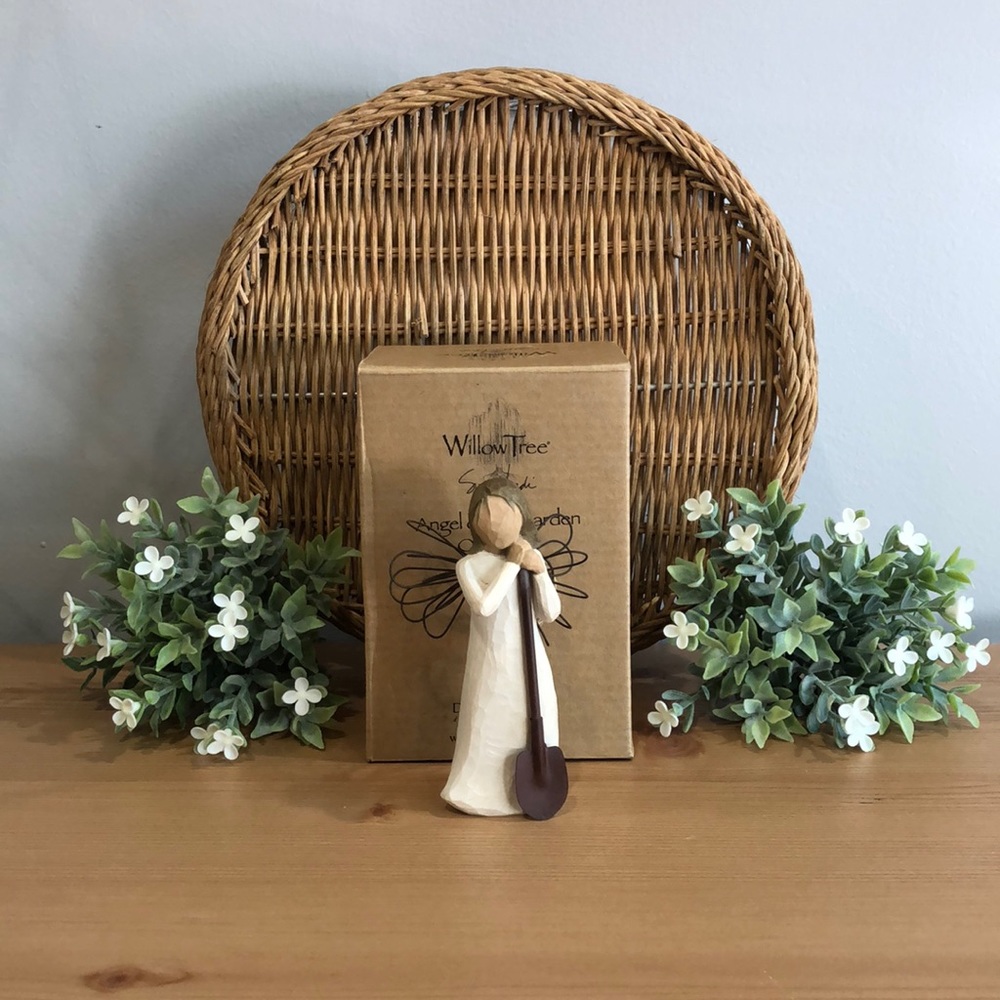 Willow Tree - Angel of the Garden Ornament - 2002